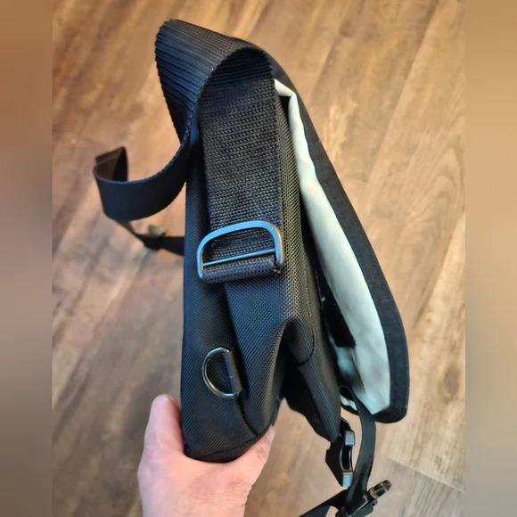 Black Timbuk2 Men's Messenger Large Laptop Bag - Picture 14 of 14